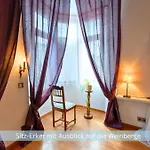 Grafenwohnung Mit Grossem Dachgarten Im Gaestehaus Graf-schmelzer Apartment *