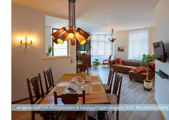 Grafenwohnung Mit Grossem Dachgarten Im Gaestehaus Graf-schmelzer 特里特海姆